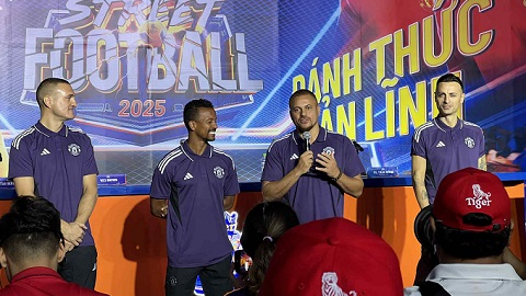 Huyền thoại Nemanja Vidic thách thức đồng đội Dimitar Berbatov trong giải đấu ở TP.HCM   Huyền thoại Nemanja Vidic thách thức đồng đội Dimitar Berbatov trong giải đấu ở TP.HCM